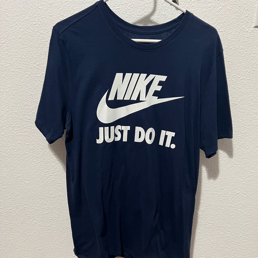Nike T-shirt